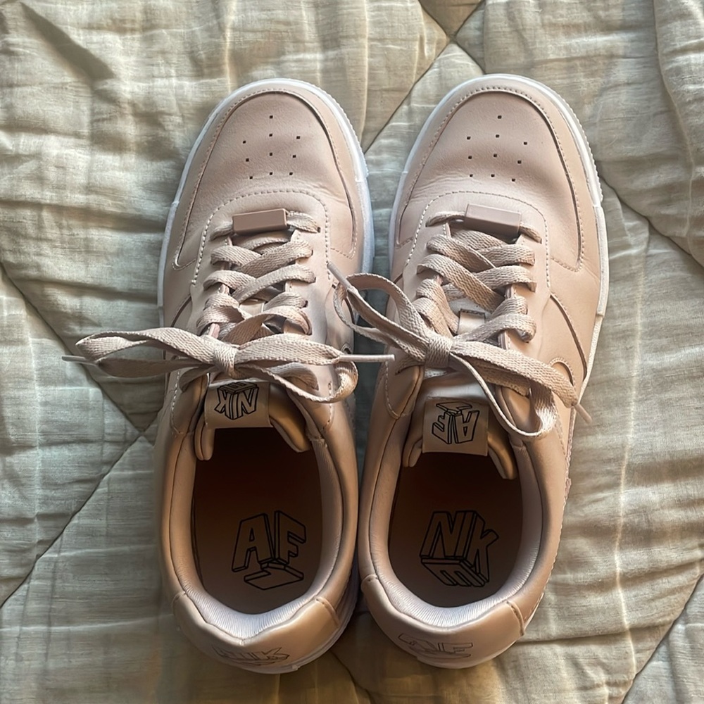 EUC-NIKE Air Force 1 "Pixel" in blush pink size 9.5